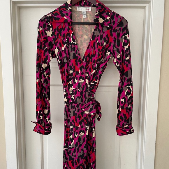 Diane Von Furstenberg Vintage Wrap Dress Cir.Early 2000’s.  Leopard Print - Picture 1 of 3